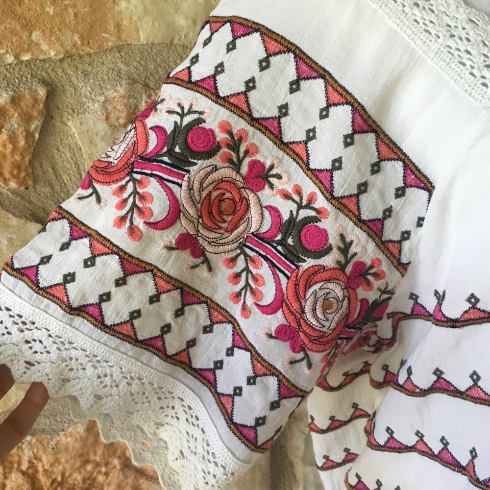 Anthropologie Maeve Embroidered Peasant Top - Picture 1 of 8